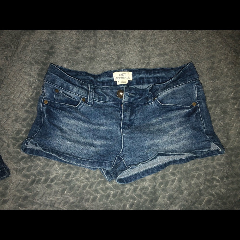 O’NEILL shorts. Size 1.